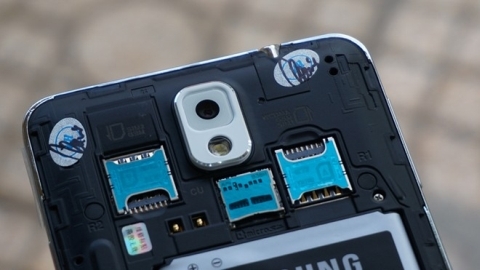 Çift SIM kart yuvalı Galaxy Note 3 piyasaya sürüldü