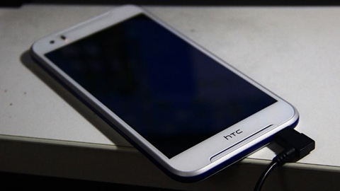 HTC Desire 830'dan ilk görüntüler