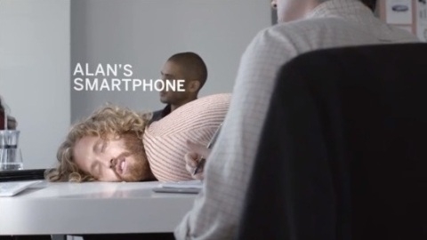 Motorola, Moto X iin 'Tembel Telefon' adl yeni reklam filmlerini yaynlad