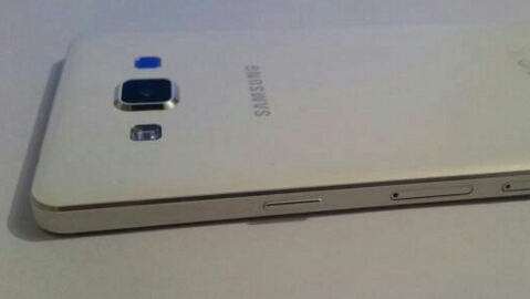 Metalik görünümlü Samsung Galaxy A5 internete sızdı