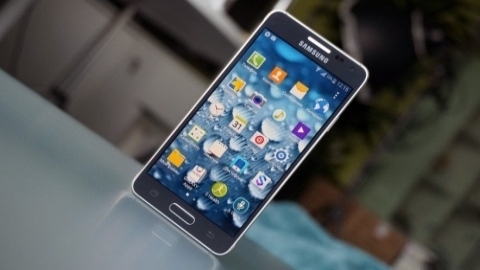 Samsung Galaxy Alpha'nın pil ömrü testleri yayımlandı