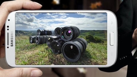 Samsung Galaxy S4 Zoom olduu iddia edilen grsel