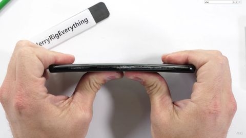Video: Galaxy S9'un dayanıklılık testi