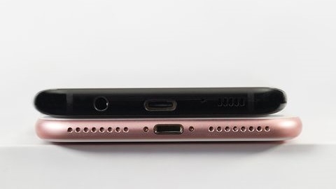 Samsung, Galaxy S9'da ses jakı kullanmaya devam edecek