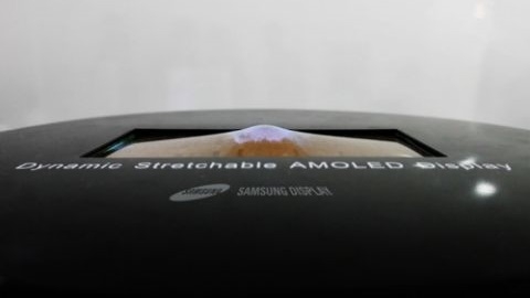 Samsung'dan esnek ekranda devrim: Gerdirilebilir AMOLED