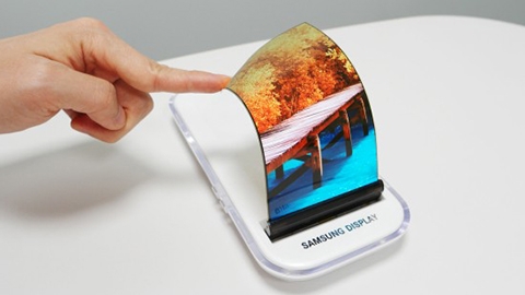 Samsung, yeni nesil katlanabilir AMOLED ekranını sergiledi