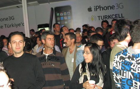 Turkcell iPhone 3G - Heyecanli bekleyis_05