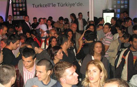 Turkcell iPhone 3G - Heyecanli bekleyis_06