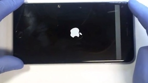 Apple, iPhone 6 Plus için dokunmatik tamir programı başlattı